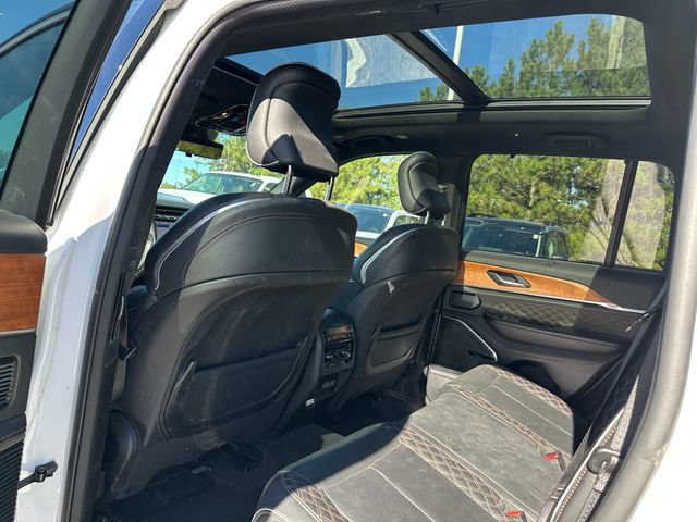 Used 2022 Jeep Grand Cherokee Summit AWD/4WD image 14