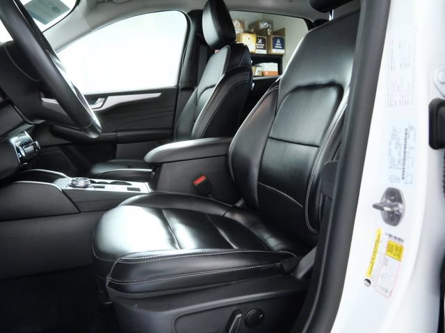 Certified 2024 Ford Escape Platinum AWD/4WD image 17