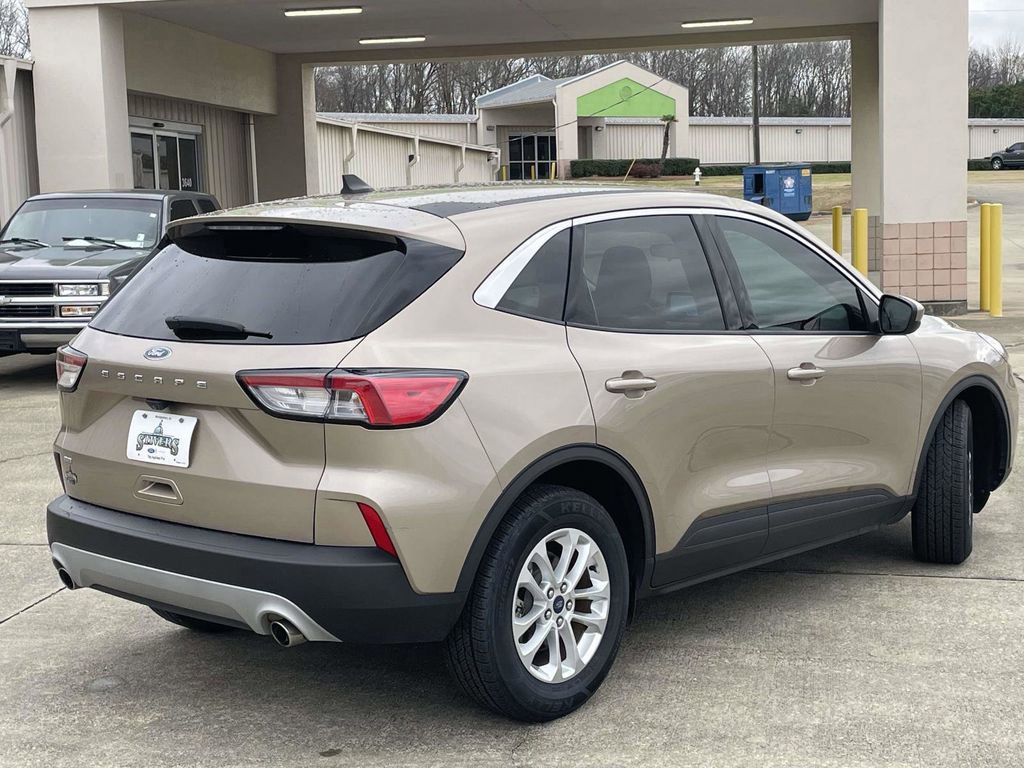 Certified 2020 Ford Escape SE image 5