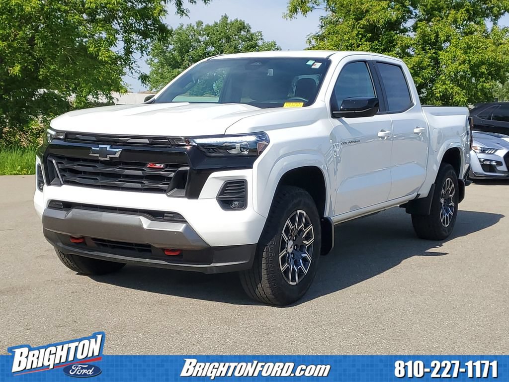Used 2023 Chevrolet Colorado Z71 w/ Z71 Convenience Package 2 AWD/4WD image 2