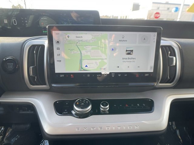 Certified 2025 Ford Expedition Active image 23