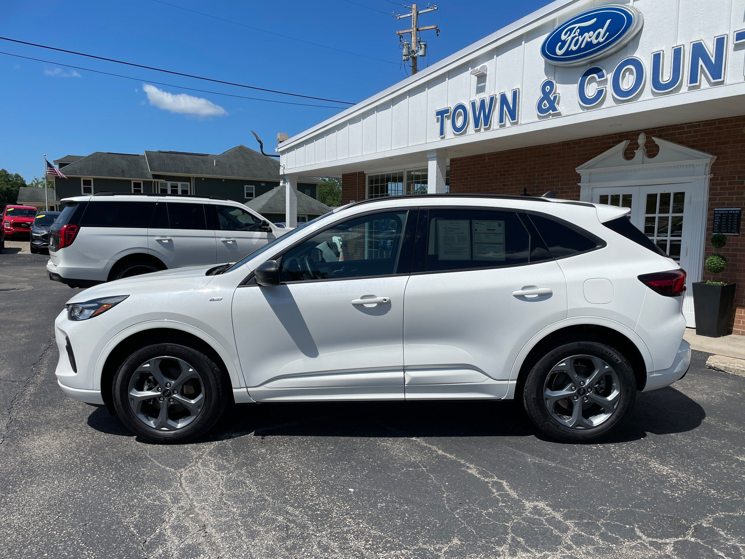 Certified 2024 Ford Escape ST-Line w/ Tech Pack #1 AWD/4WD image 8