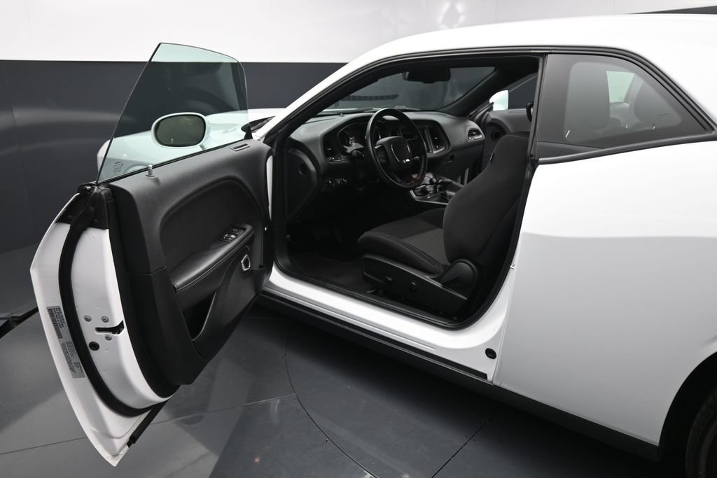 Used 2023 Dodge Challenger GT RWD image 9