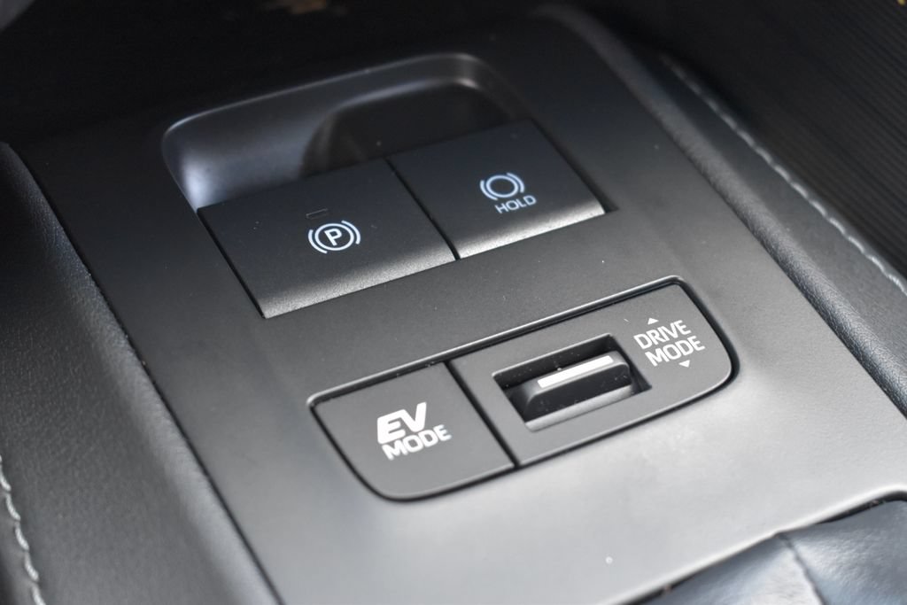 Used 2024 Toyota Venza XLE AWD/4WD image 21
