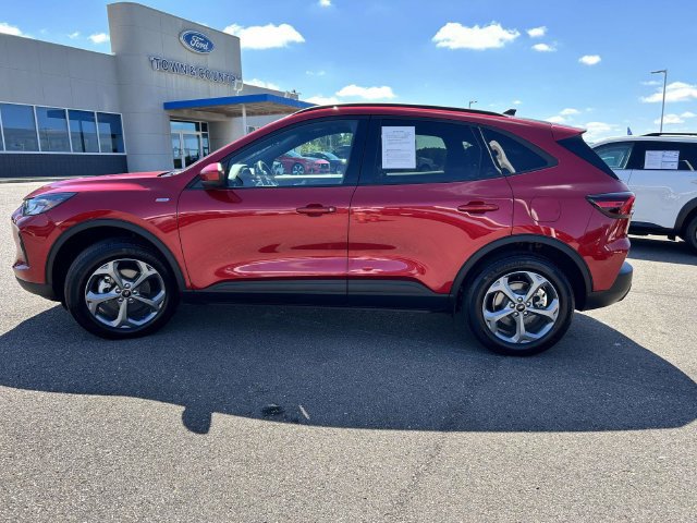 Certified 2025 Ford Escape ST-Line Select AWD/4WD image 9