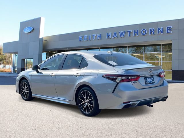Used 2024 Toyota Camry SE w/ Convenience Package FWD image 4
