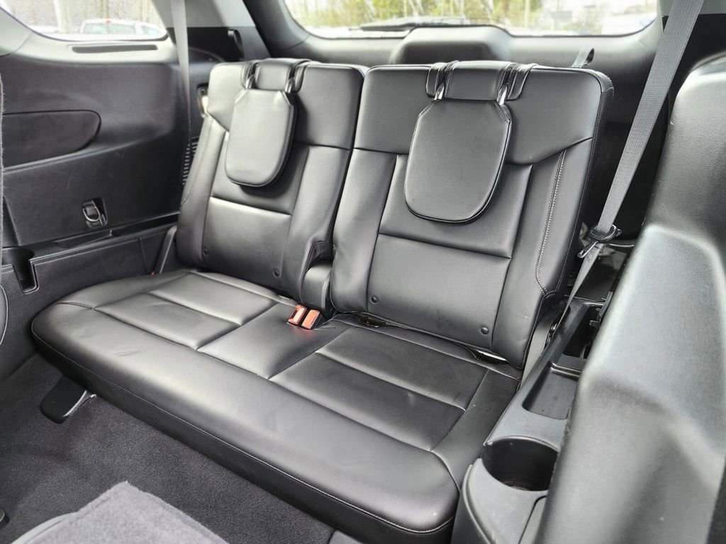 Certified 2022 Ford Explorer XLT w/ Equipment Group 202A image 18