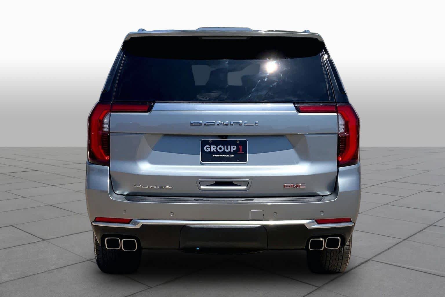 Used 2025 GMC Yukon Denali AWD/4WD image 5