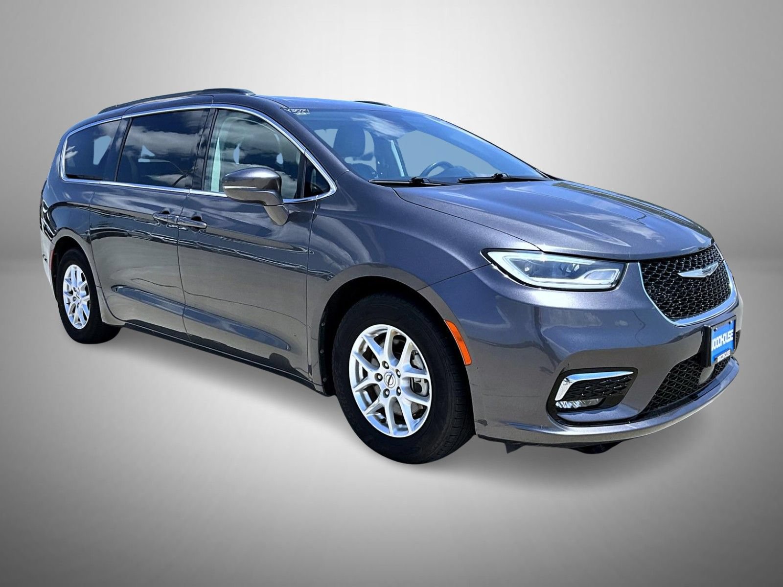 Used 2022 Chrysler Pacifica Touring-L FWD image 3