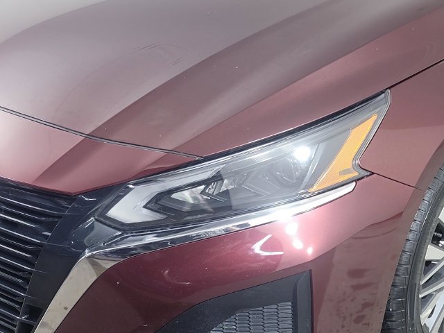 Used 2024 Nissan Altima 2.5 SV FWD image 9