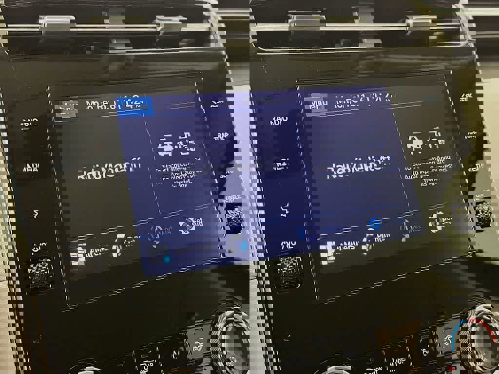 Used 2022 Hyundai Tucson SE image 19