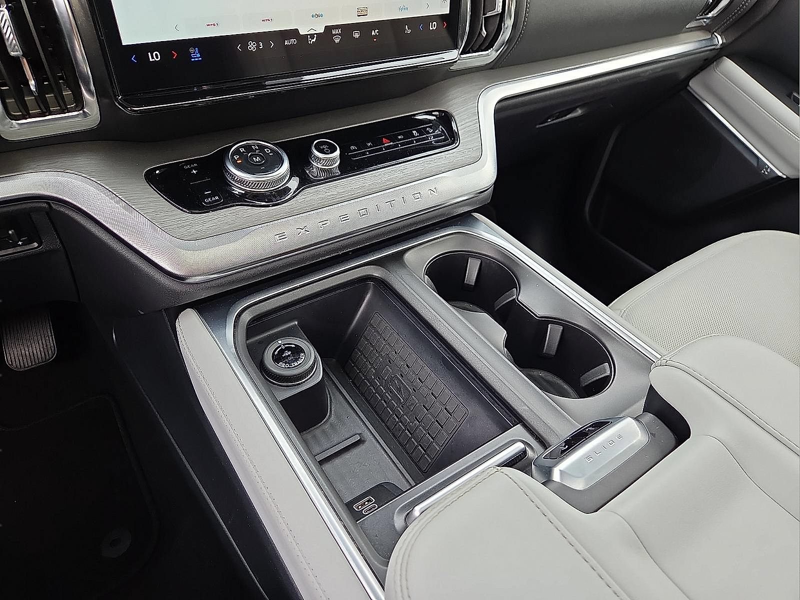 Certified 2025 Ford Expedition Platinum AWD/4WD image 25