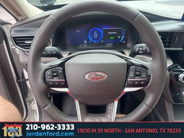 Certified 2023 Ford Explorer Platinum w/ Premium Technology Package AWD/4WD image 22