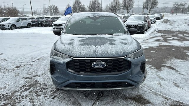 Certified 2023 Ford Escape ST-Line w/ Tech Pack #1 image 9
