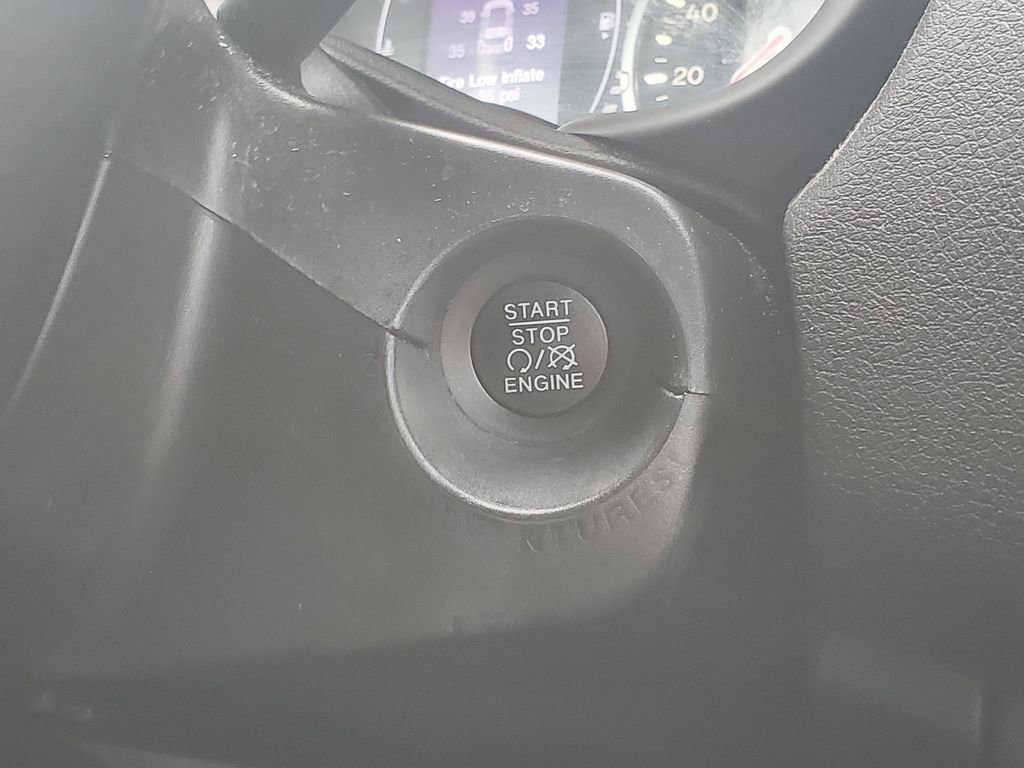 Used 2019 Jeep Renegade Latitude w/ Cold Weather Group image 27