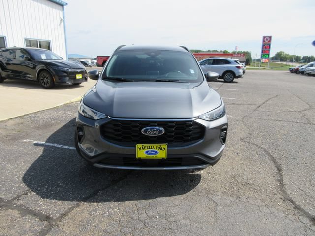 Certified 2025 Ford Escape ST-Line Select AWD/4WD image 8