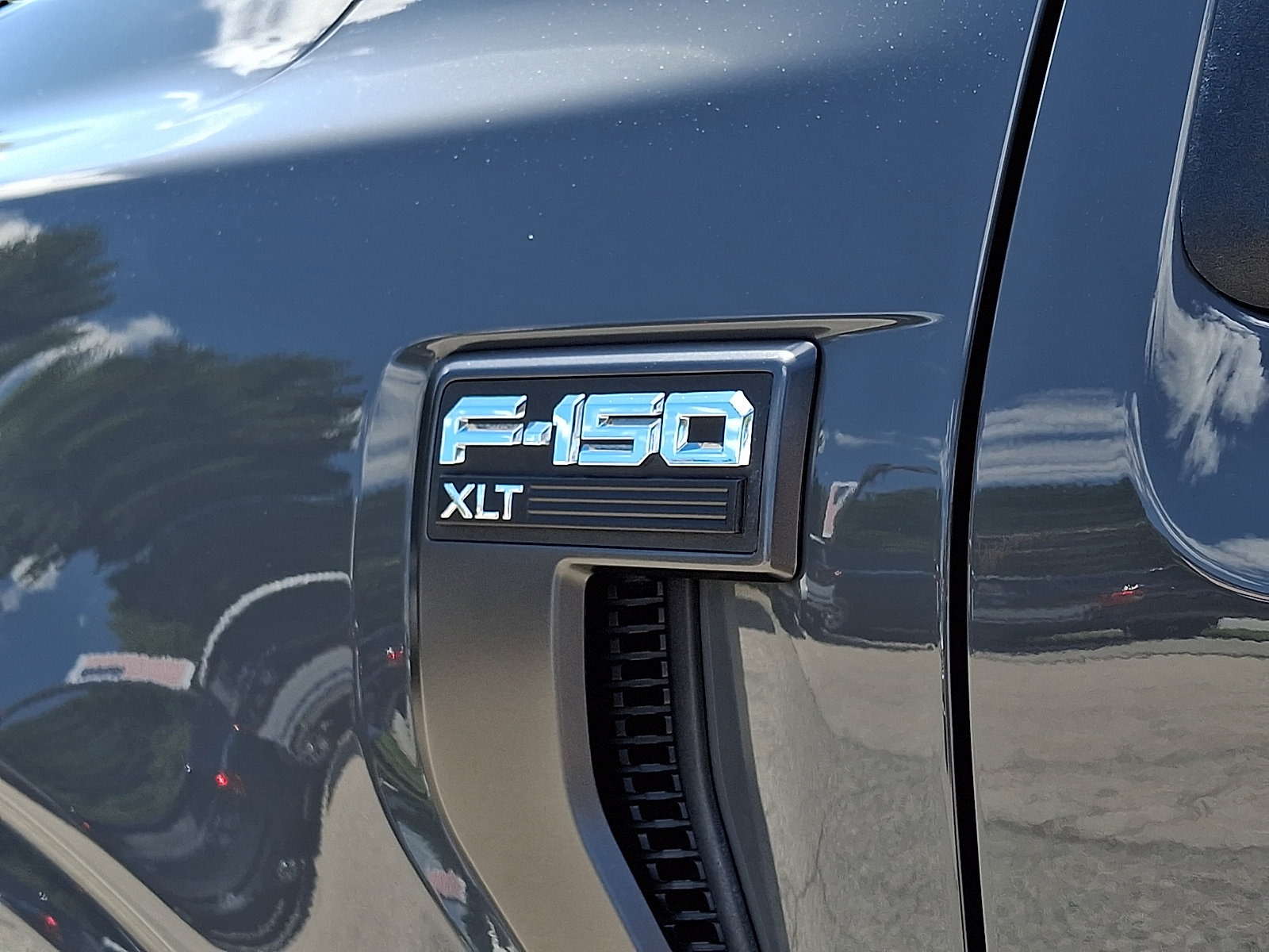 Certified 2021 Ford F150 XLT w/ Equipment Group 302A High AWD/4WD image 33