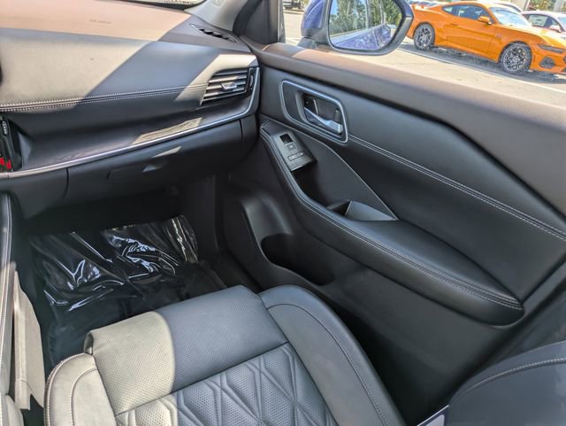 Used 2023 Nissan Rogue Platinum w/ Platinum Premium Package FWD image 17