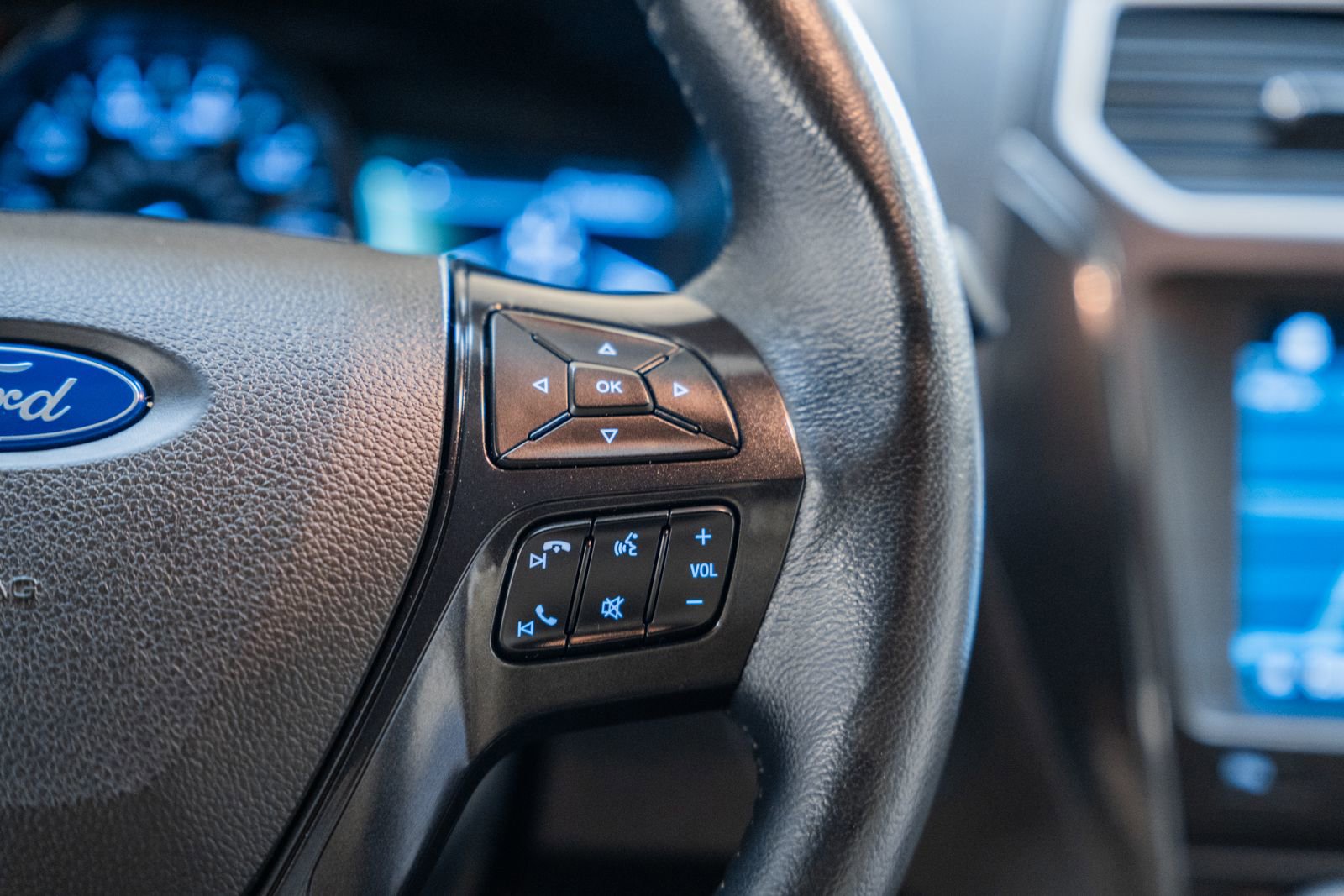 Certified 2017 Ford Explorer XLT w/ Equipment Group 202A image 27