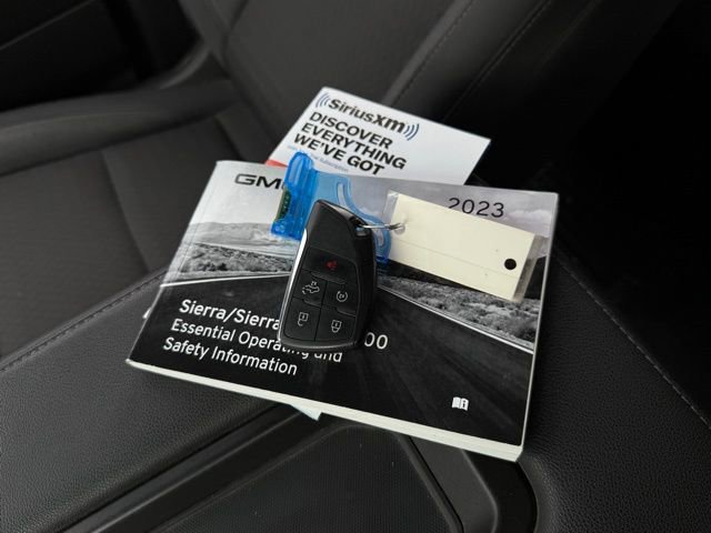 Used 2023 GMC Sierra 1500 SLE w/ X31 Off-Road Package image 18