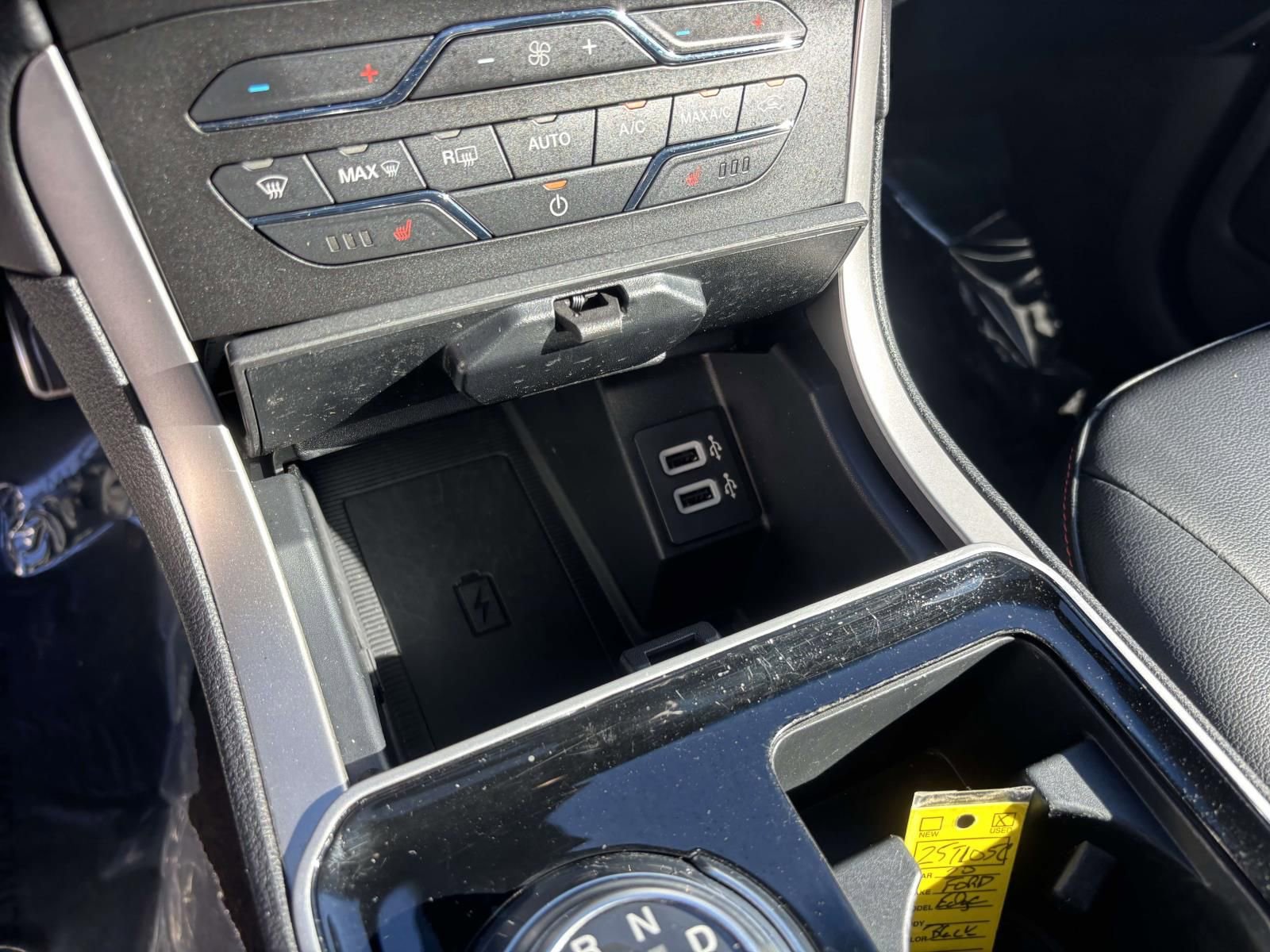 Certified 2020 Ford Edge ST-Line w/ Cold Weather Package image 24