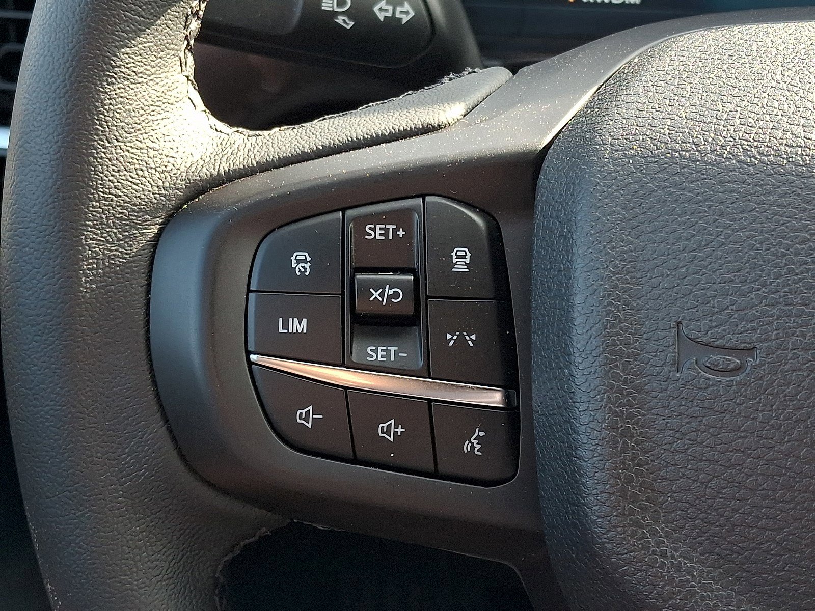 Certified 2025 Ford Ranger Lariat w/ FX4 Off-Road Package AWD/4WD image 19