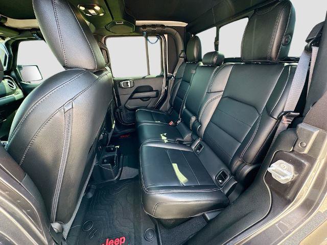 Used 2021 Jeep Gladiator Overland w/ Popular Equipment Package AWD/4WD image 20