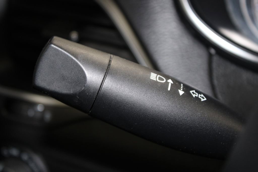 Used 2019 Jeep Cherokee Latitude Plus w/ Comfort/Convenience Group image 36