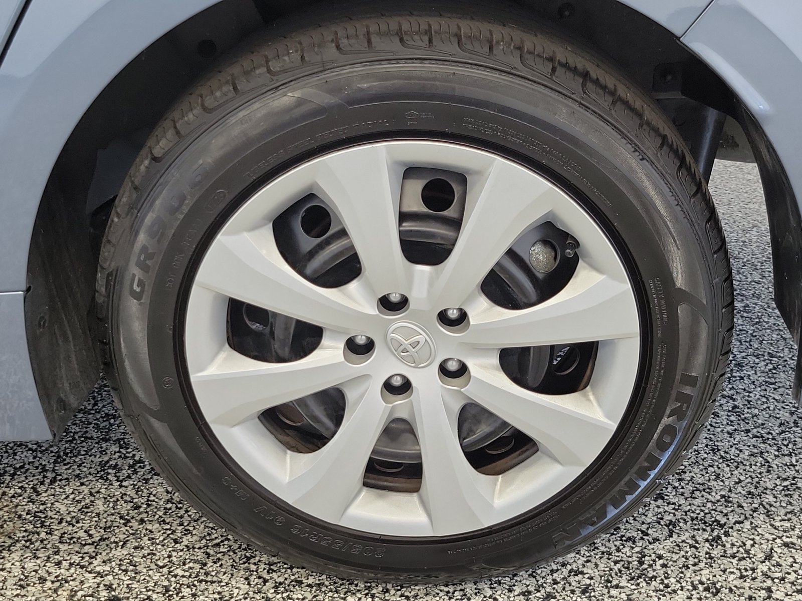 Used 2024 Toyota Corolla LE FWD image 5