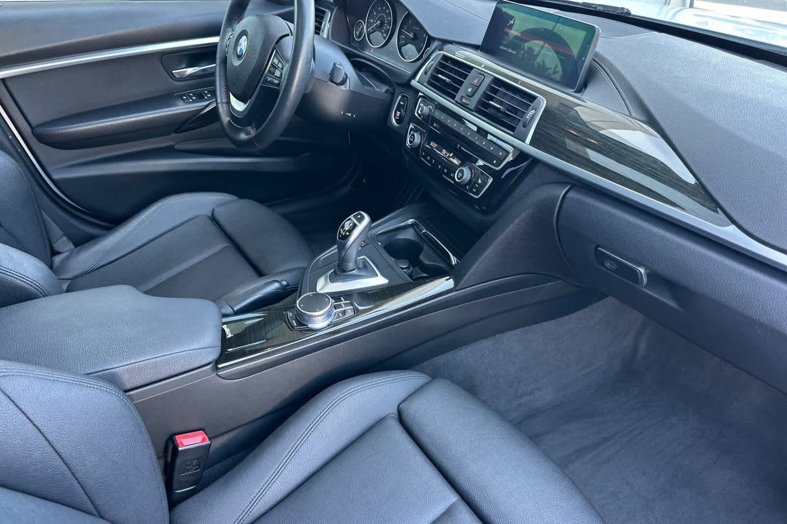 Used 2018 BMW 330i Sedan RWD image 16