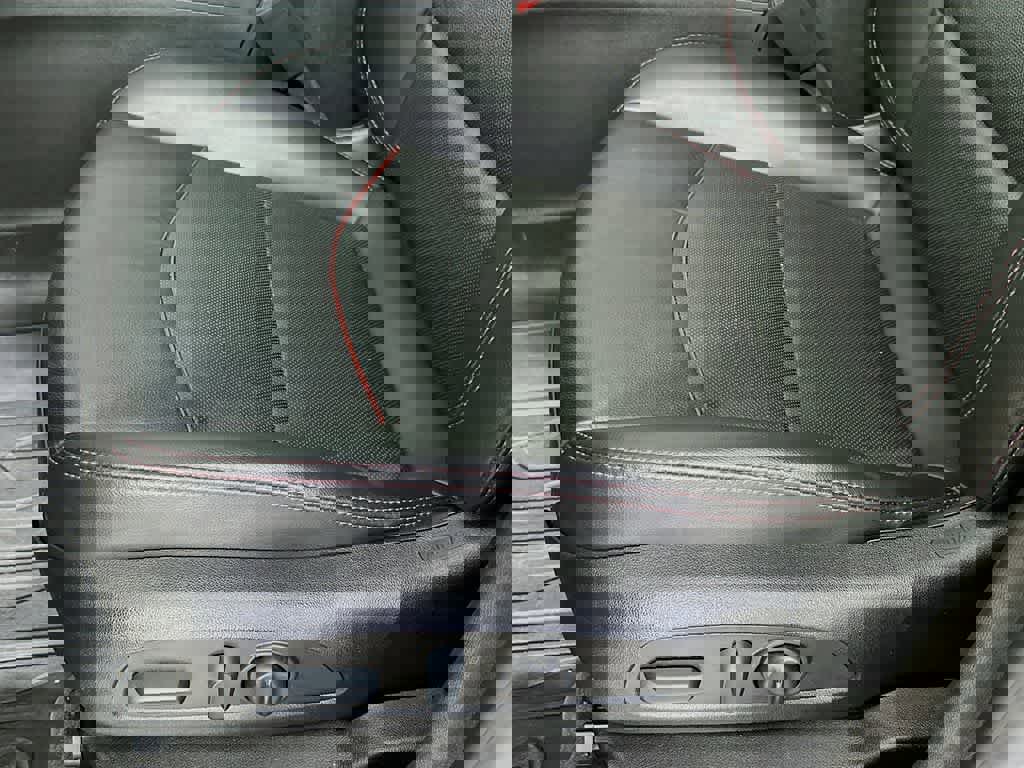 Used 2022 Chevrolet Equinox RS w/ RS Leather Package image 31