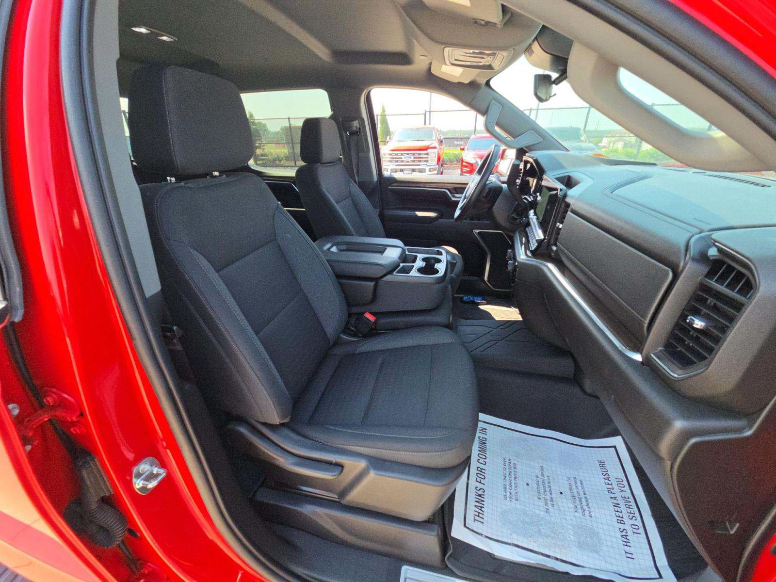 Used 2022 Chevrolet Silverado 1500 LT RWD image 8