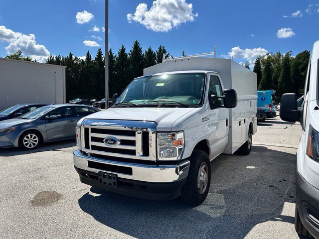 Certified 2025 Ford E-350 and Econoline 350 Super Duty w/ Power Equipment Group RWD image 4