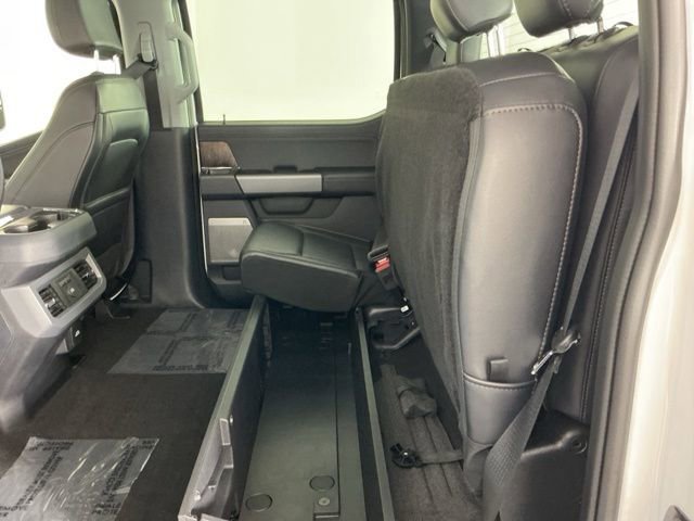 Certified 2025 Ford F450 Lariat w/ FX4 Off-Road Package image 31