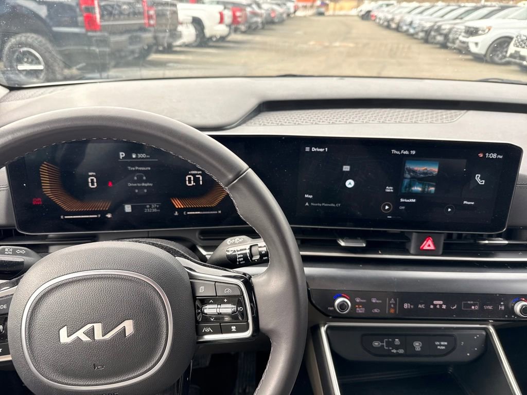 Used 2025 Kia Carnival LXS image 30