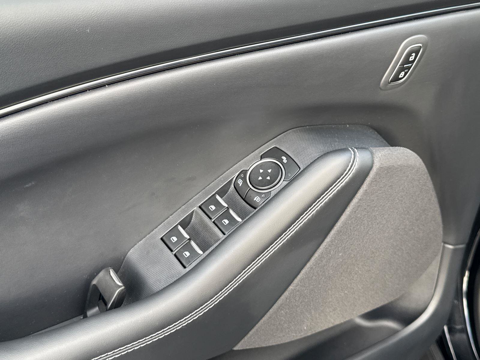 Certified 2025 Ford Mustang Mach-E Select image 30