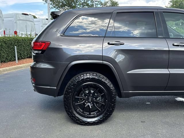 Used 2017 Jeep Grand Cherokee Altitude AWD/4WD image 15