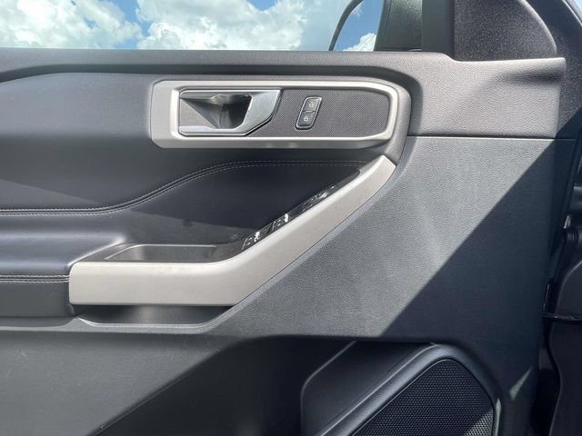 Certified 2021 Ford Explorer XLT RWD image 11