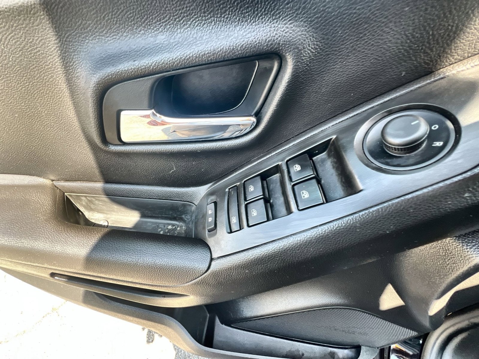 Used 2020 Chevrolet Trax LS w/ LPO, Protection Package FWD image 15