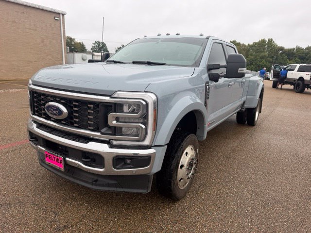 Certified 2025 Ford F450 Lariat w/ Lariat Ultimate Package AWD/4WD image 3
