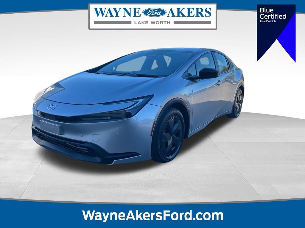 Used 2024 Toyota Prius LE FWD image 7