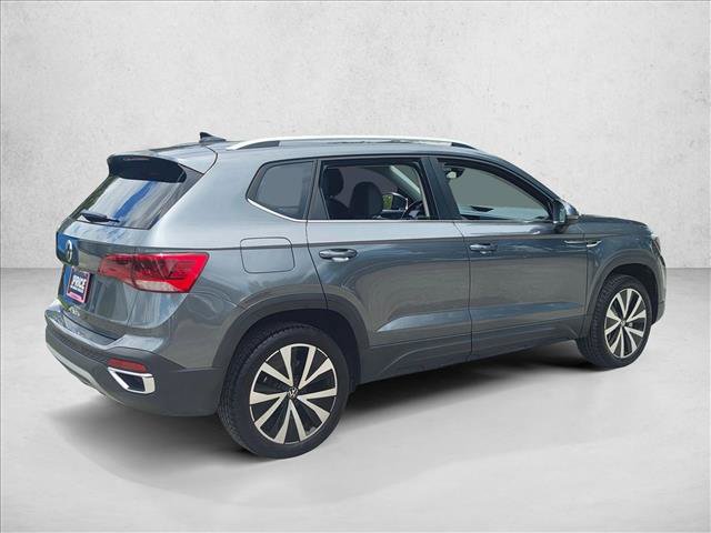 Used 2024 Volkswagen Taos SE FWD image 5