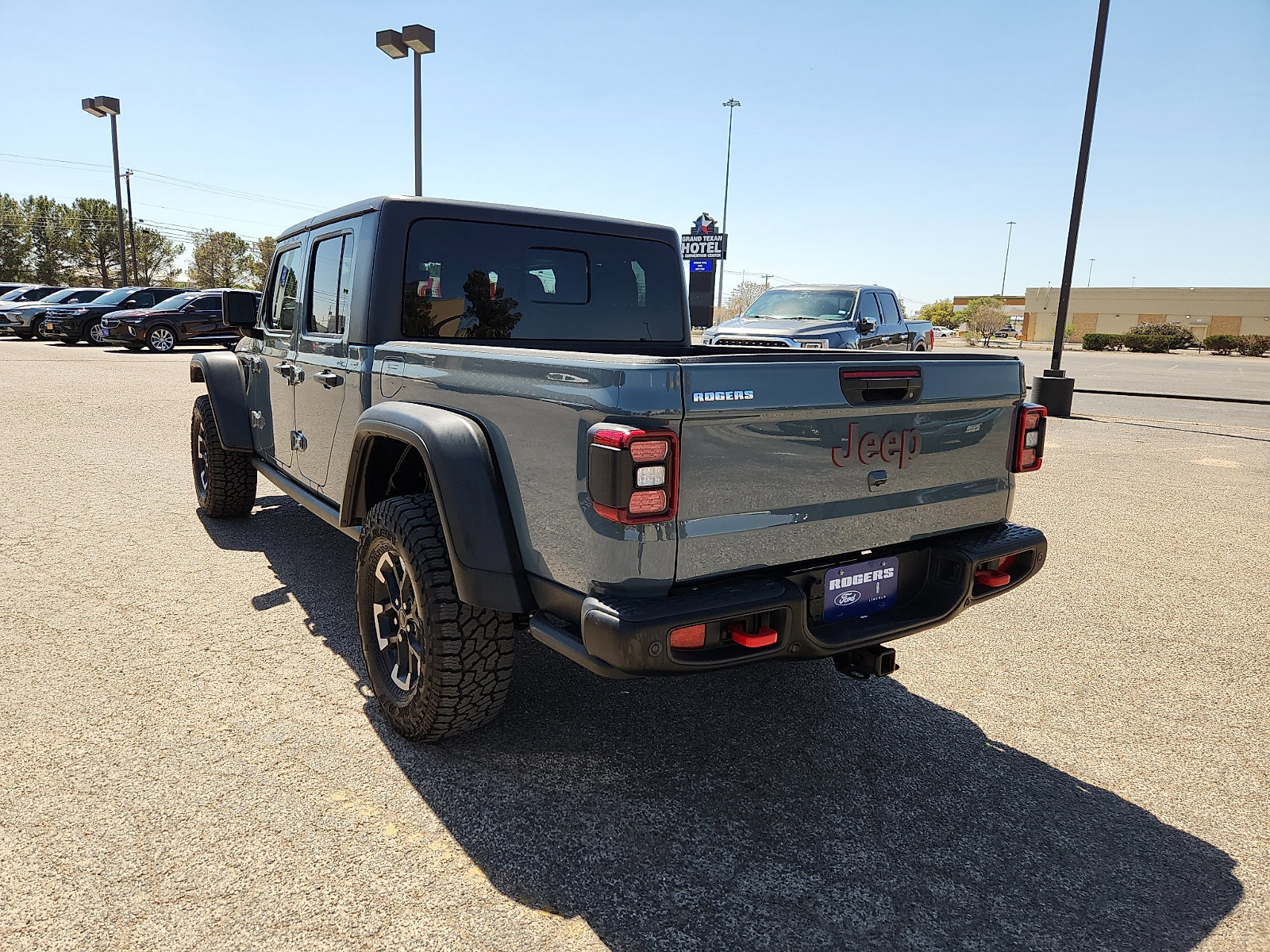 Used 2024 Jeep Gladiator Rubicon w/ Technology Group image 3