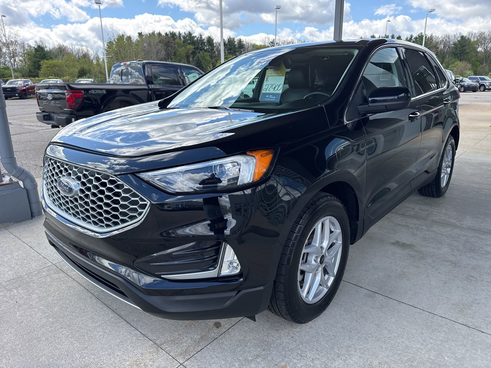 Certified 2024 Ford Edge SEL w/ Convenience Package AWD/4WD image 3