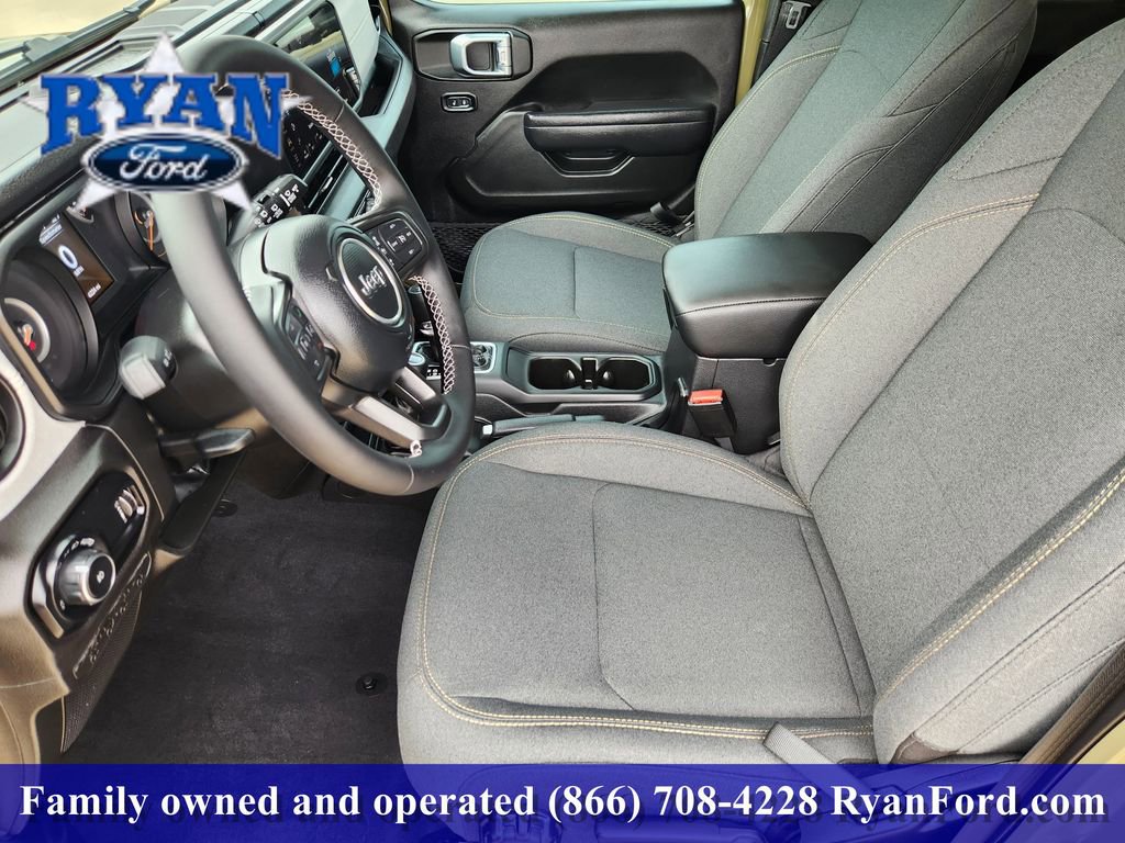 Used 2025 Jeep Wrangler Unlimited Sport AWD/4WD image 9