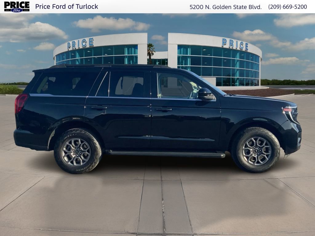 Certified 2025 Ford Expedition Active AWD/4WD image 4