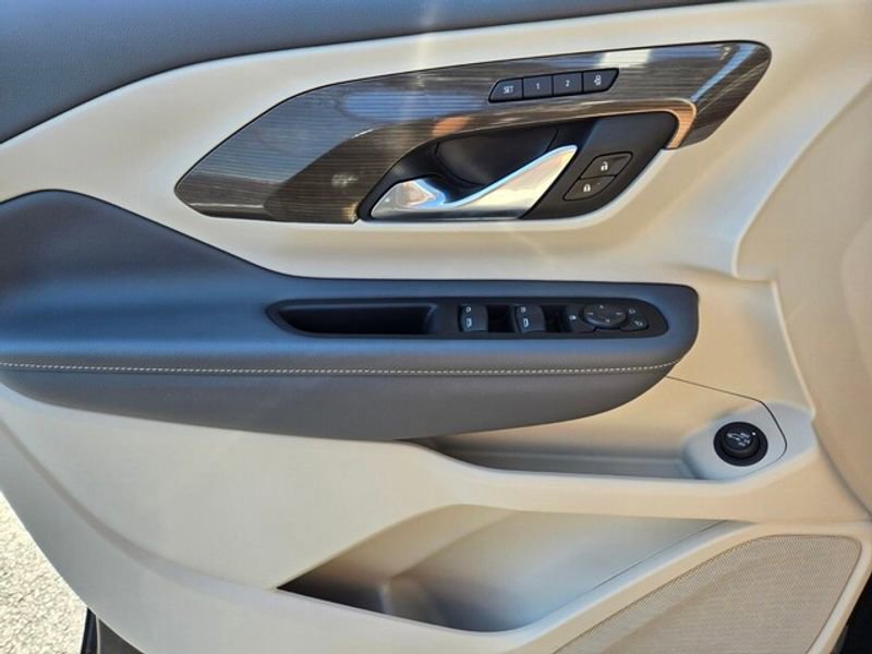 Used 2023 GMC Terrain Denali w/ Denali Premium Package image 30