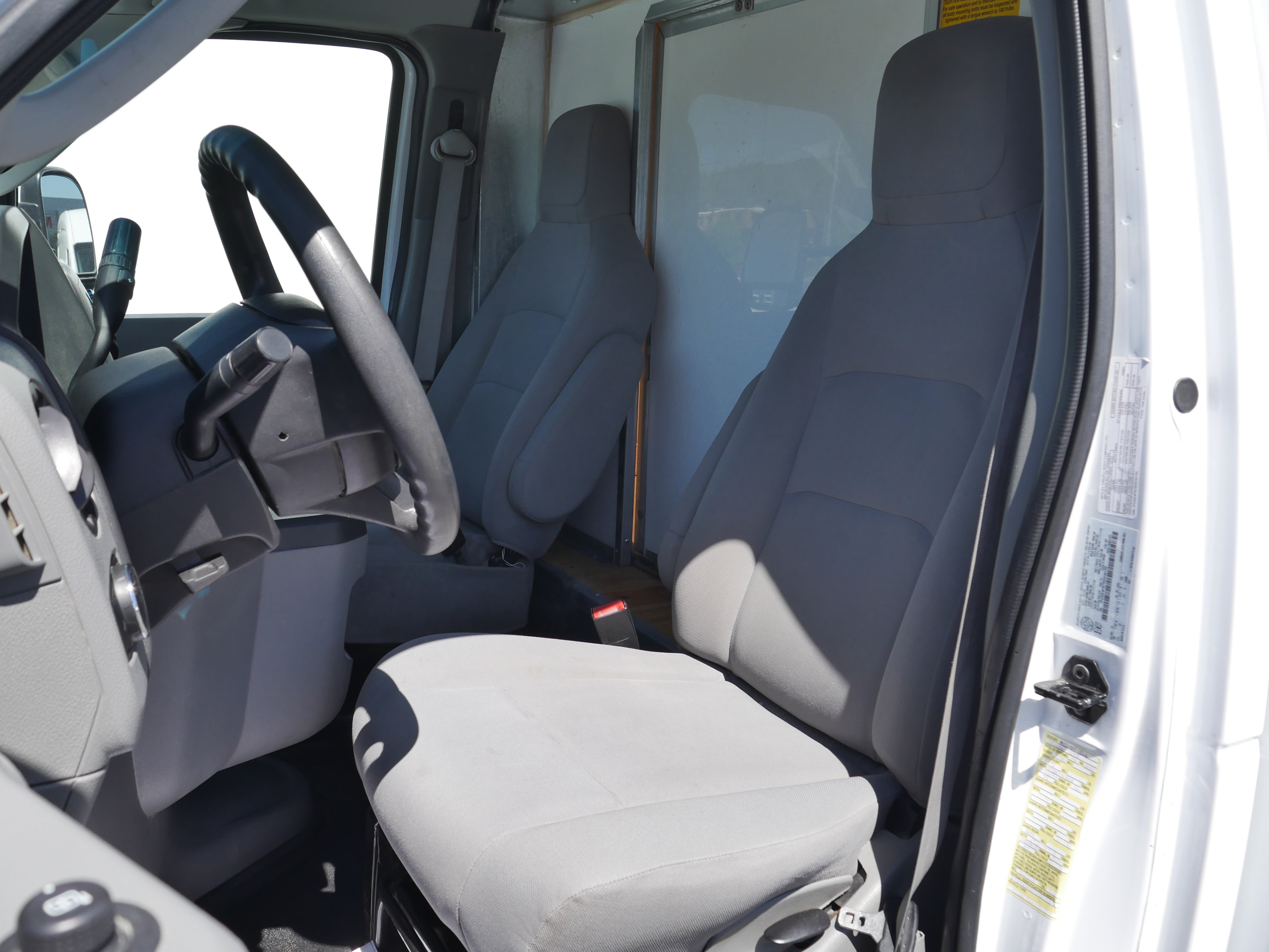 Certified 2024 Ford E-450 and Econoline 450 Super Duty RWD image 18