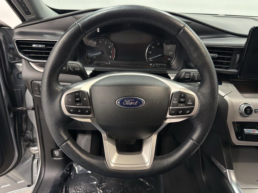 Certified 2023 Ford Explorer XLT w/ Equipment Group 202A image 17