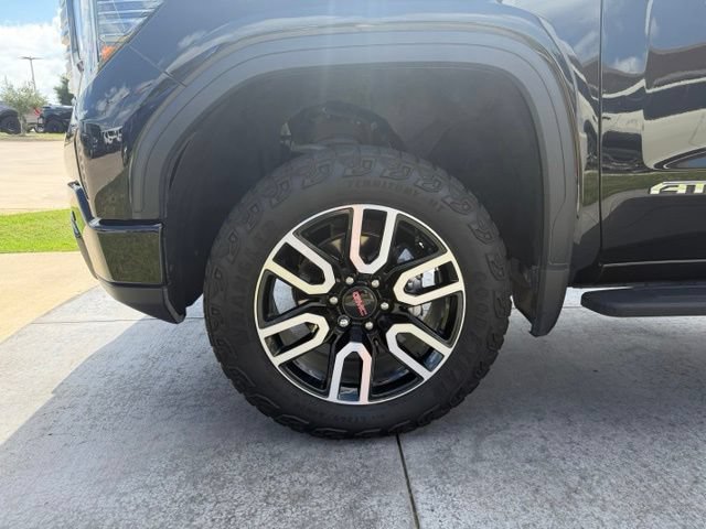 Used 2025 GMC Sierra 1500 AT4 w/ AT4 Premium Package AWD/4WD image 4